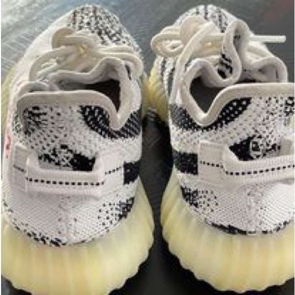 Yeezy Boost Zebra 350 V2 - size 8 - Picture 4 of 5